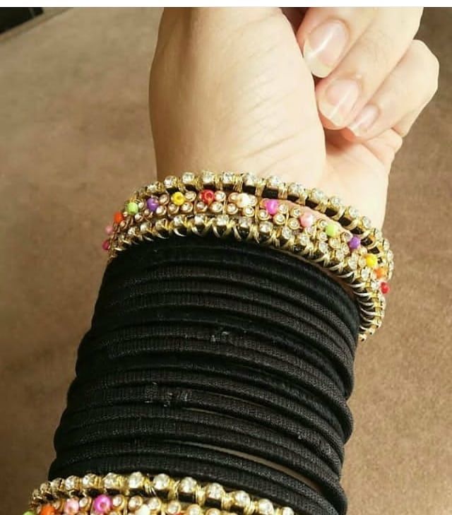 Women should not wear these 3 things after marriage 7 black colored bangle